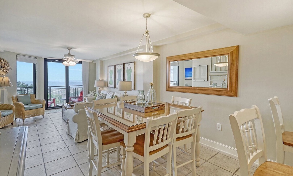 Isle of Palms Condo | Ocean Overlook | Oceanfront 2BR with Deck & Stunning Views
