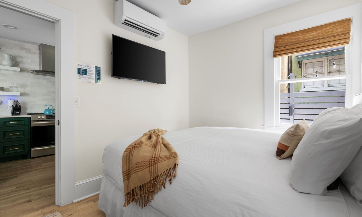 Cannonborough Elliotborough Apartment | Beautiful Ground Floor Condo Just 1 Block to King