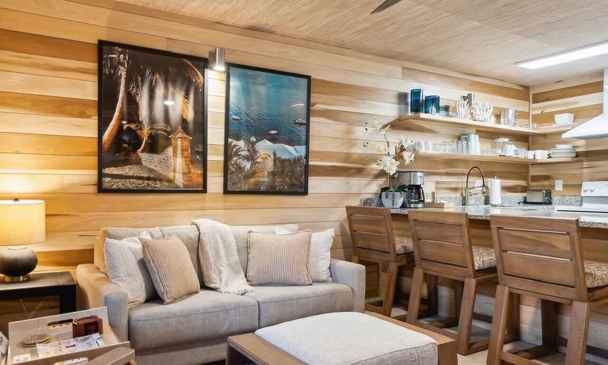 Sullivan's Island Condo | Sullivan’s Beach Getaway on Island's Main St