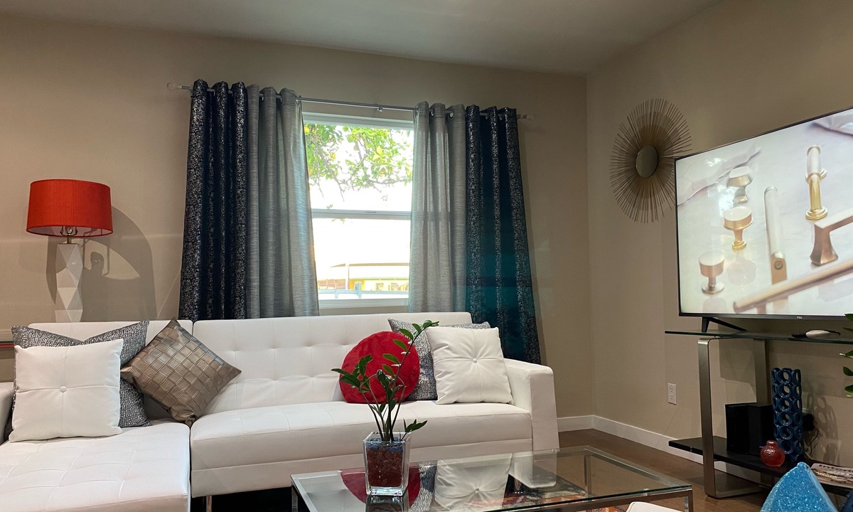 West Hollywood House | Chic Modern 2bed2bath house 195 p nt West Hollywood min 30days min/60days max