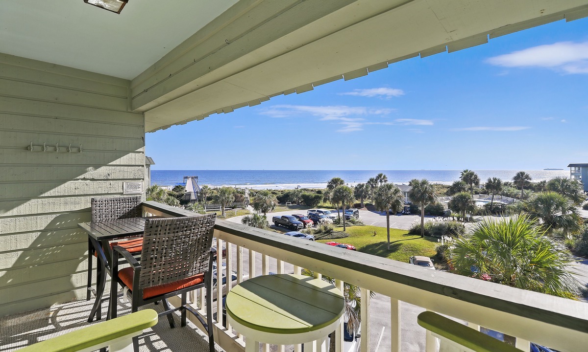 Isle of Palms Condo | Front beach sea cabin with amazing view, pool access, beach access, and pier!