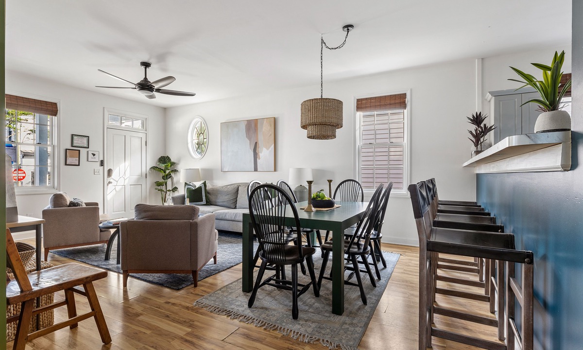 Cannonborough Elliotborough Apartment | Cozy! | Blocks to King St | Dreamcatcher Suite A