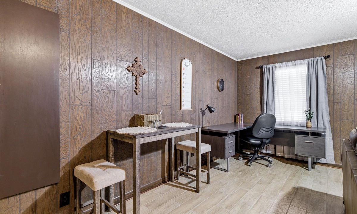 Monroe Apartment | Rustic Retreat/1BR/Near ULM, Airport & Mall