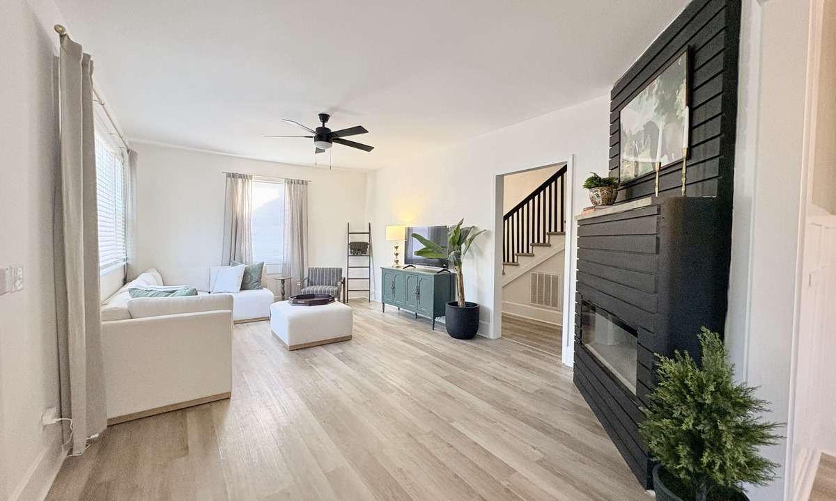 Camden House | Spacious 5 Bedroom/2 Living Room-New Renovation in Prime Downtown