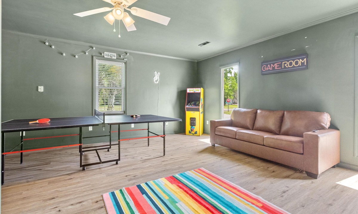 Mount Pleasant House | The Ramblewood-Large Fenced in Yard-Pet Friendly