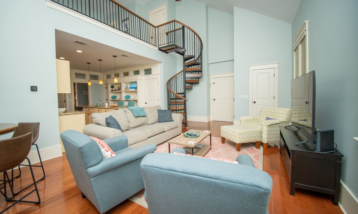 Habersham Apartment | Newly Listed - Spacious Condo with Private Balcony