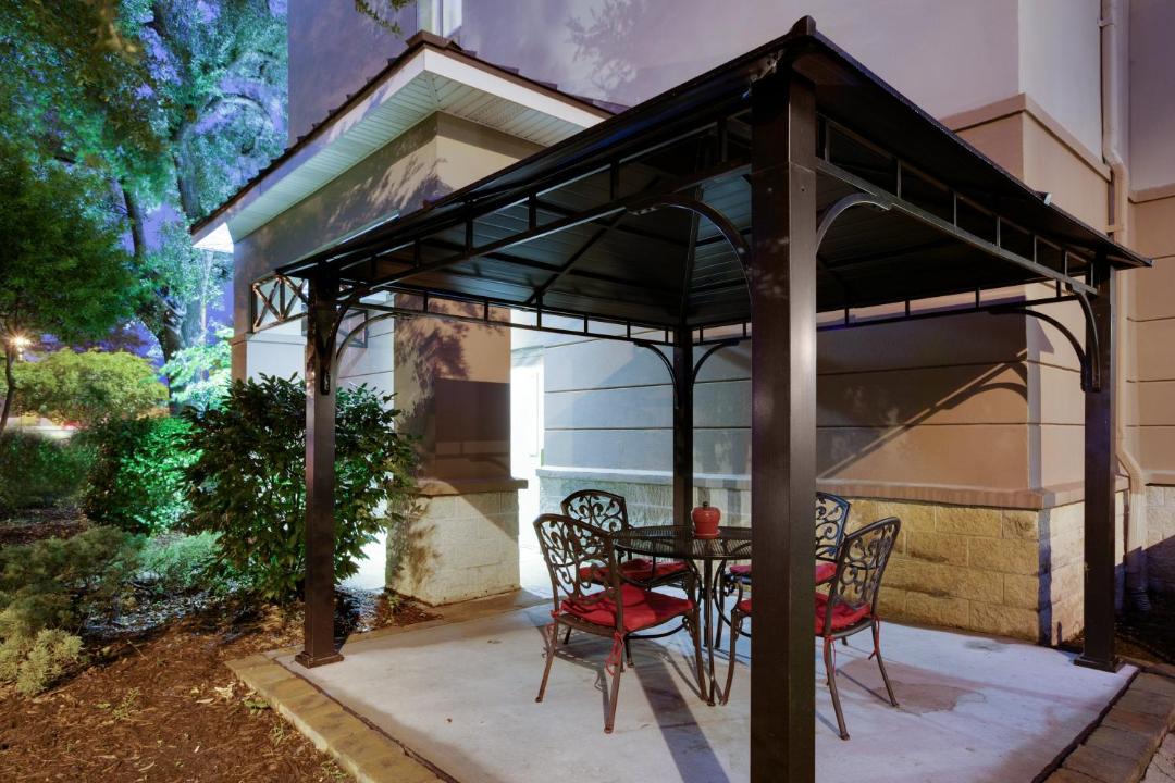 North Charleston Hotel | Holiday Inn Express Hotel & Suites Charleston - Northwoods by IHG