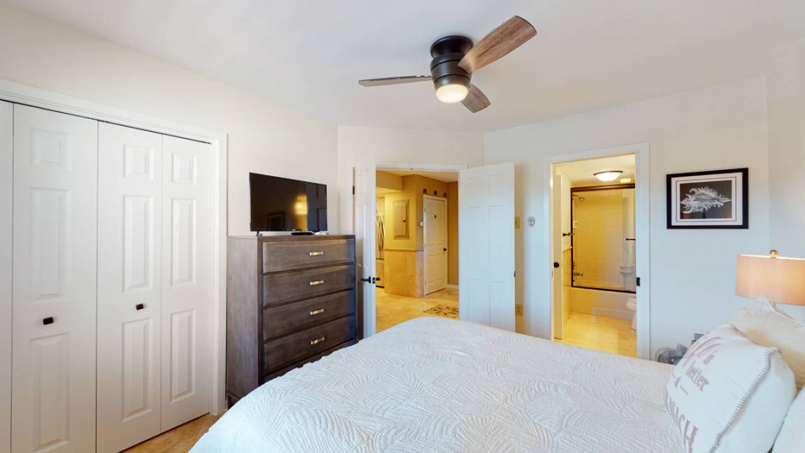 Photo of Bedroom in Shelter Cove