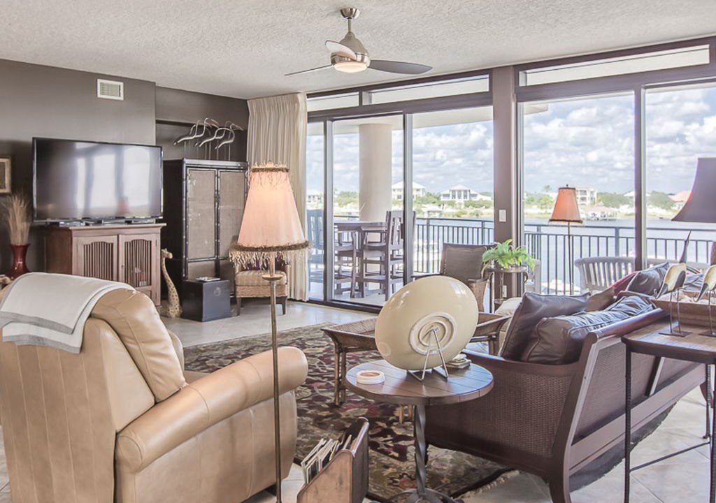 Photo of Livingroom in Orange Beach East