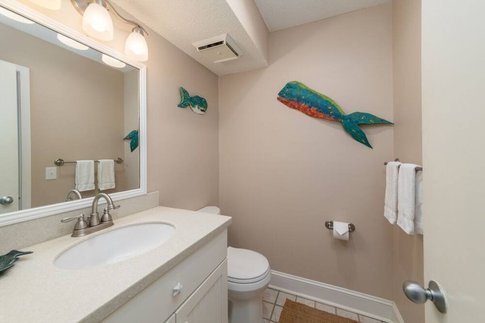 Photo of Bathroom in Oceanmarsh Subdivision