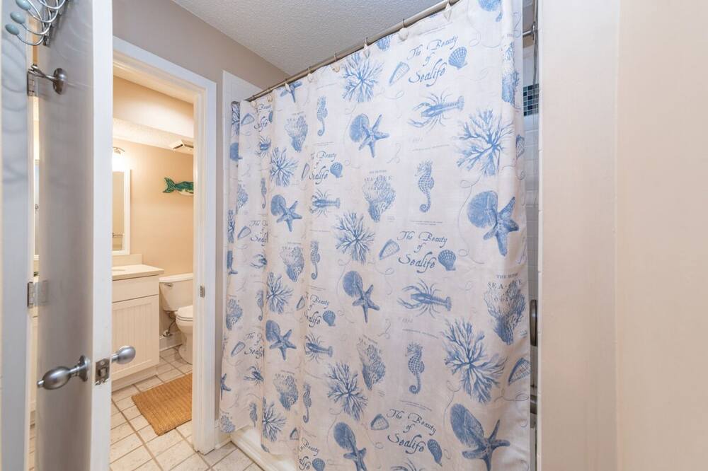 Photo of Bathroom in Oceanmarsh Subdivision
