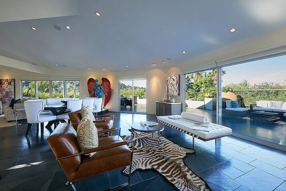 Photo of Others in Hollywood Hills West