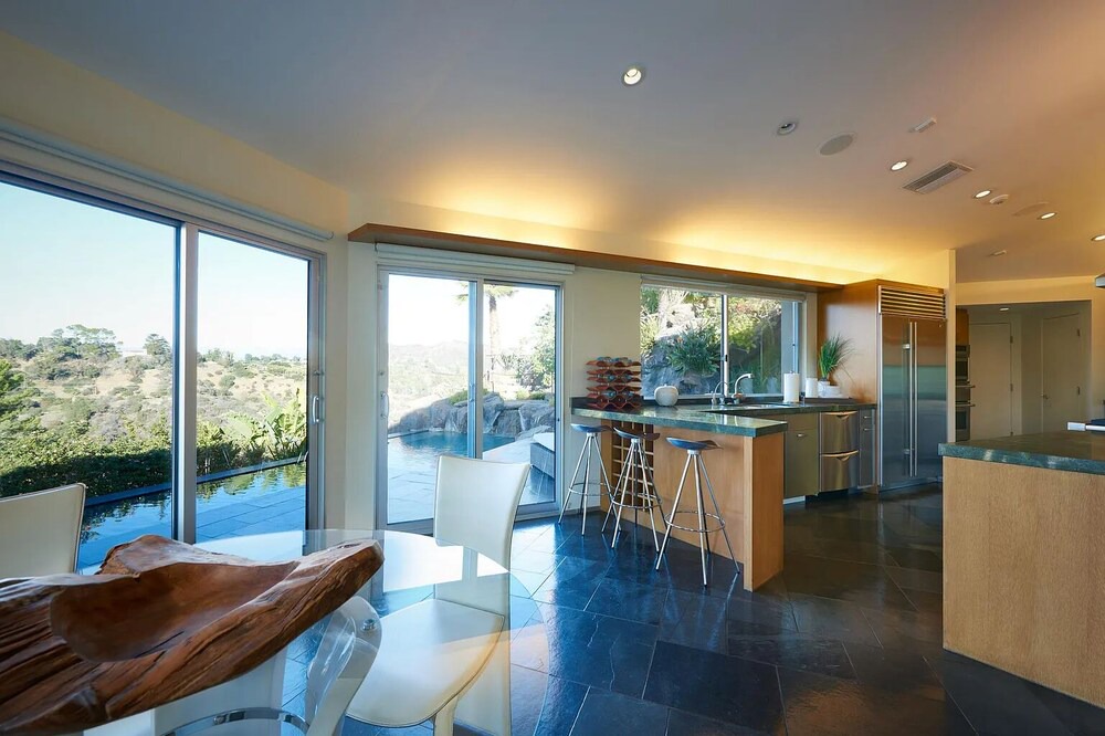 Photo of Others in Hollywood Hills West
