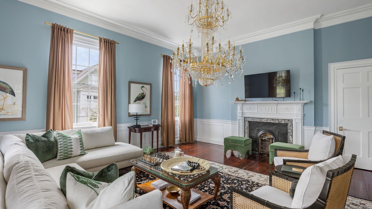 Photo of Livingroom in Harleston Village