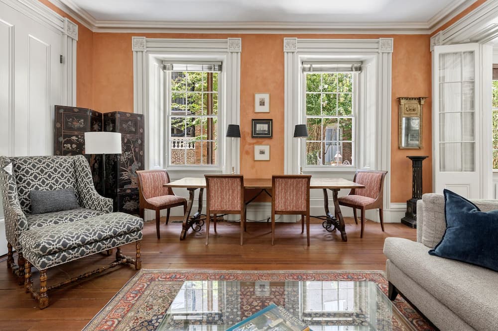 Photo of Livingroom in South of Broad
