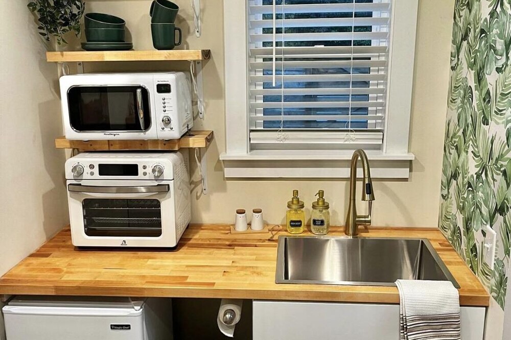 Photo of Kitchen in Summerville Historic District
