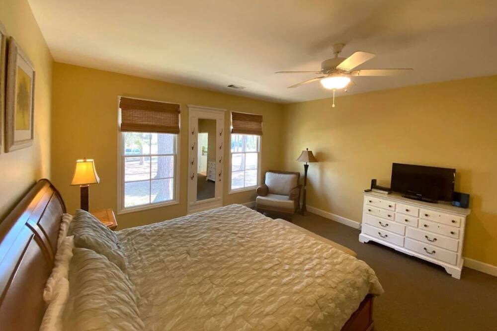 Photo of Bedroom in Melrose on the Beach