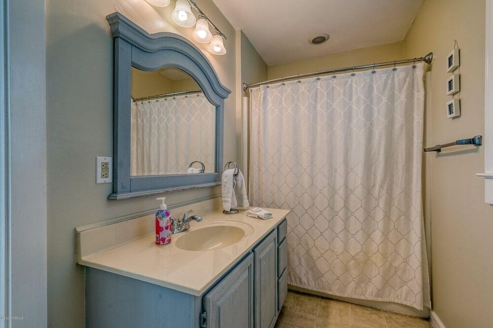 Photo of Bathroom in Oceanmarsh Subdivision
