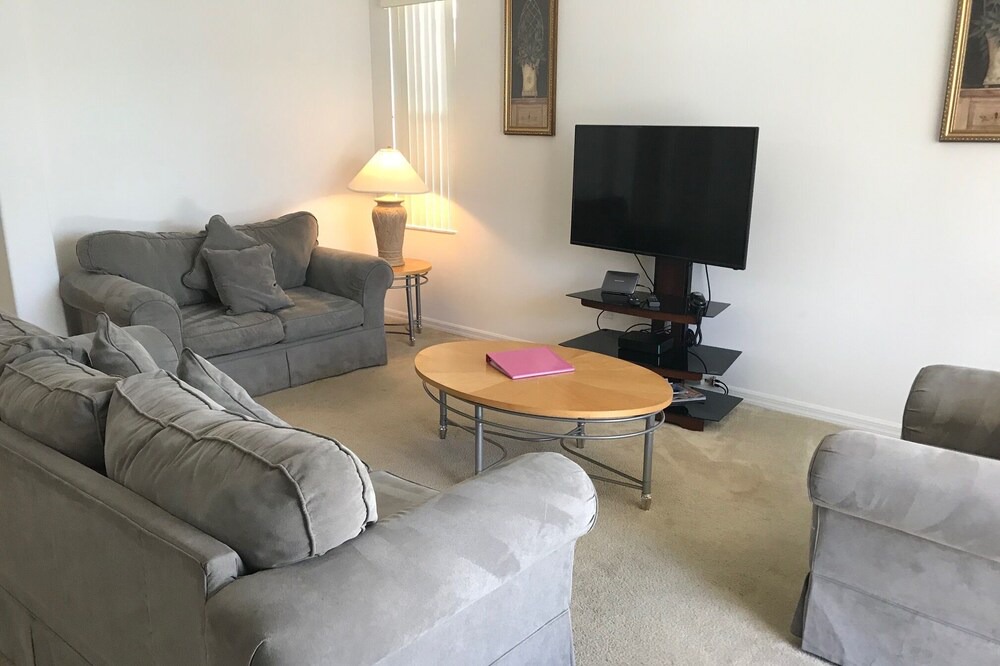 Photo of Livingroom in Tuscan Hills