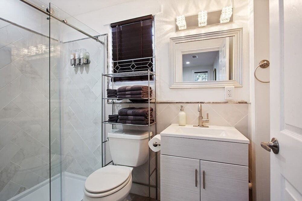 Photo of Bathroom in Seventh Ward