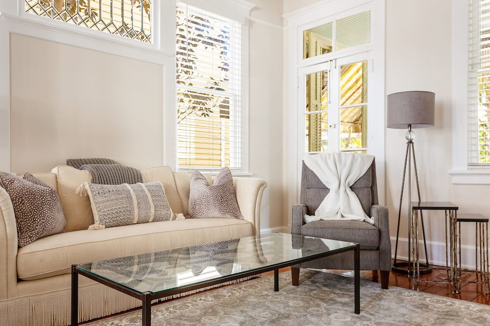 Photo of Livingroom in South of Broad