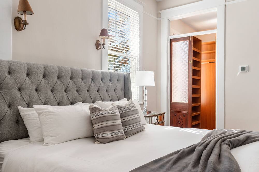 Photo of Bedroom in South of Broad