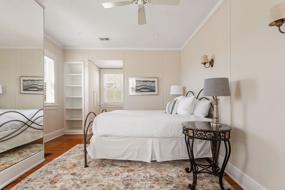 Photo of Bedroom in South of Broad