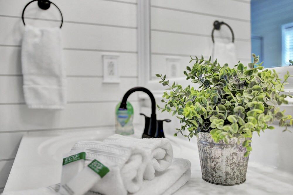 Photo of Bathroom in Waters Edge