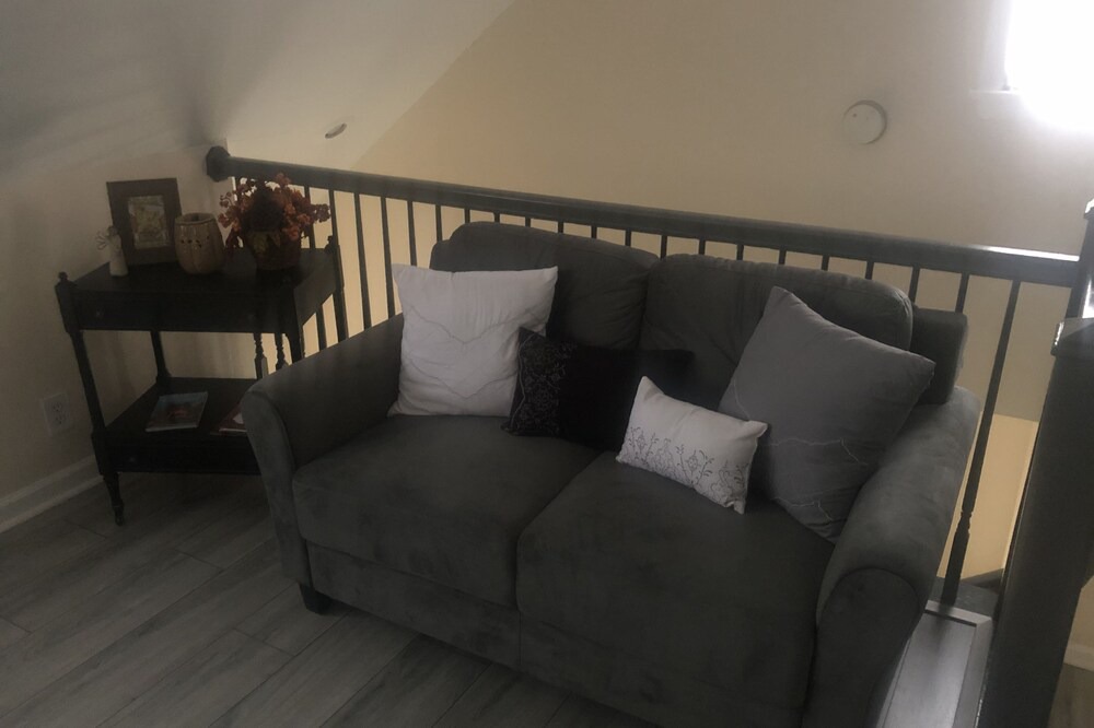 Photo of Livingroom in Summerville Historic District