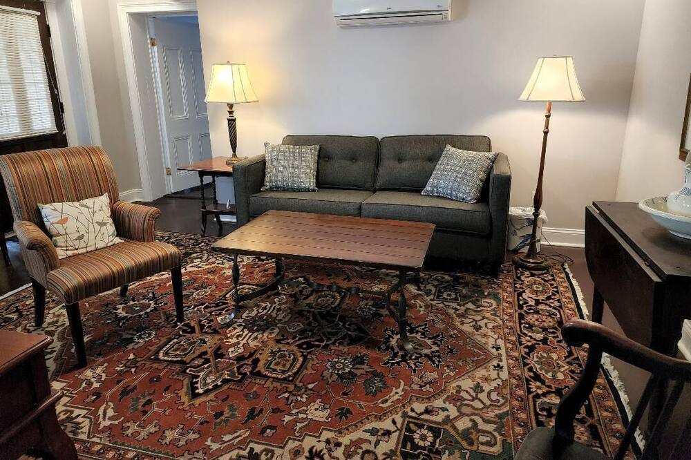 Photo of Livingroom in Harleston Village