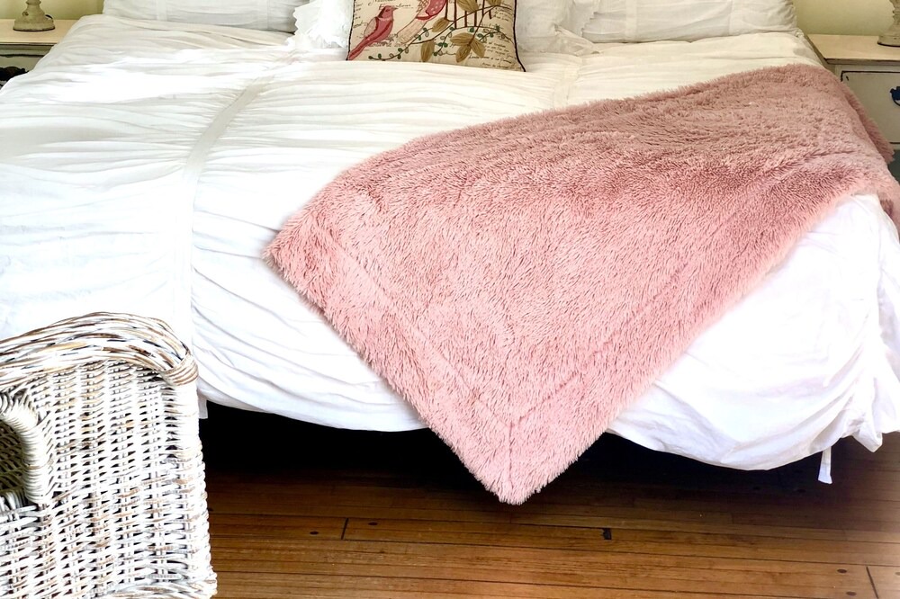 Photo of Bedroom in Hollywood Hills West
