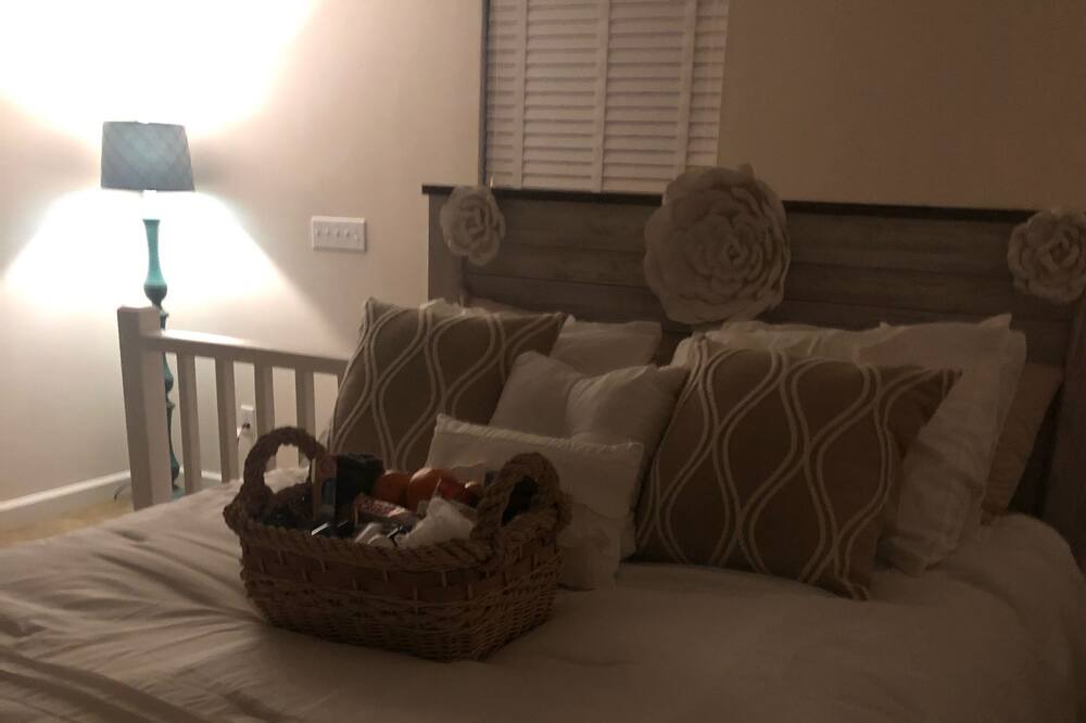 Photo of Bedroom in Summerville Historic District