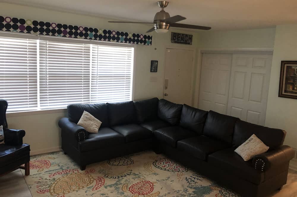 Photo of Bedroom in Savannah Beach