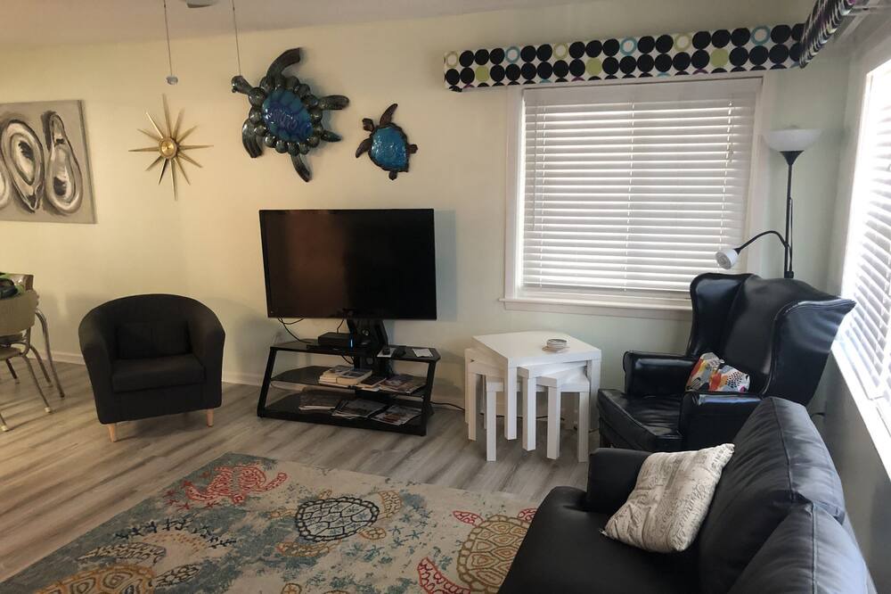 Photo of Bedroom in Savannah Beach