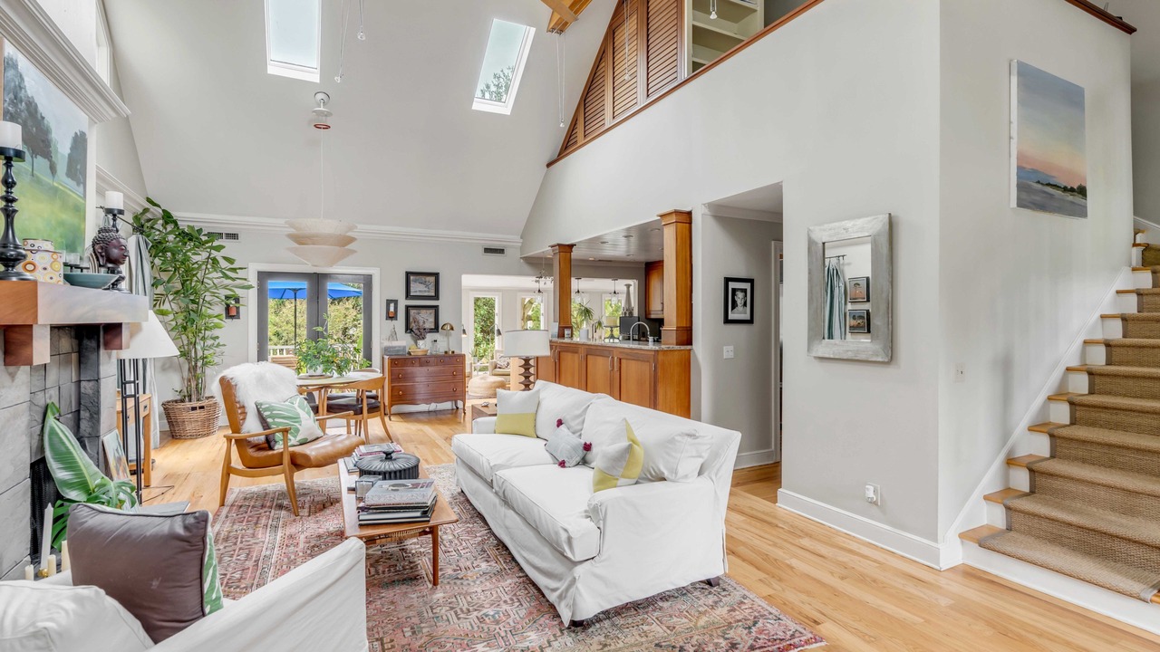 Photo of Livingroom in Sullivan's Island
