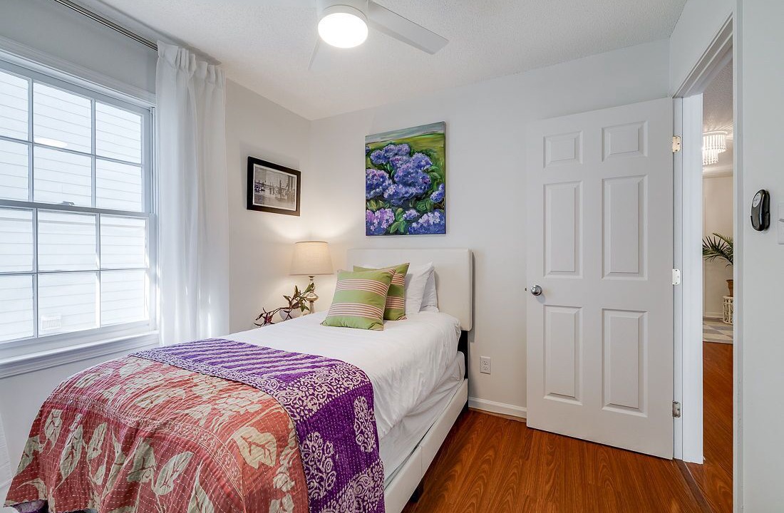 Photo of Bedroom in Beach Institute