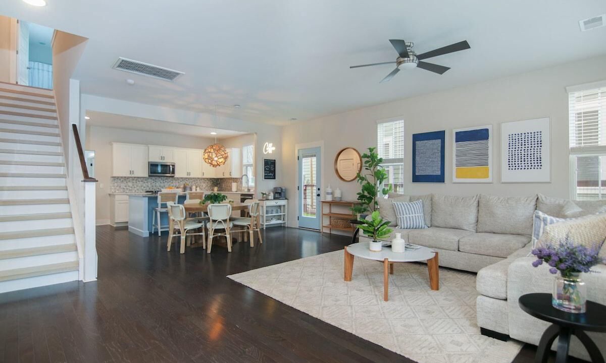 Photo of Livingroom in North Charleston