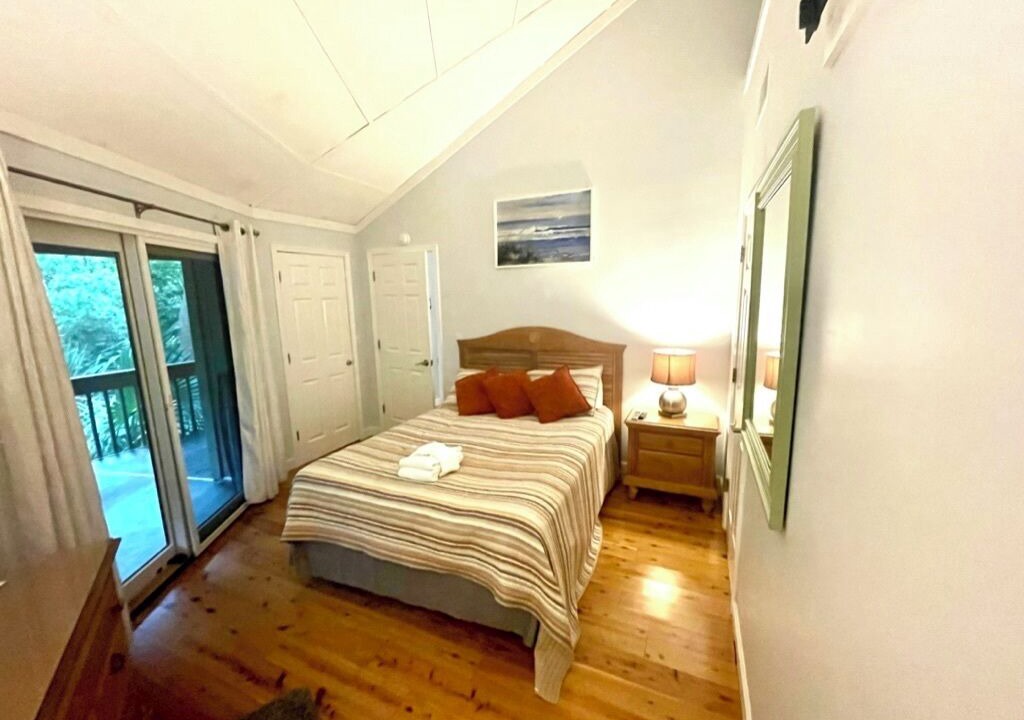 Photo of Bedroom in Night Heron