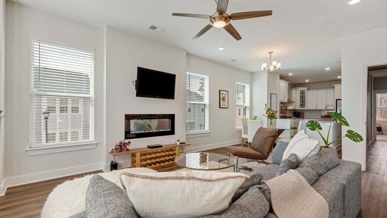 Photo of Livingroom in North Charleston
