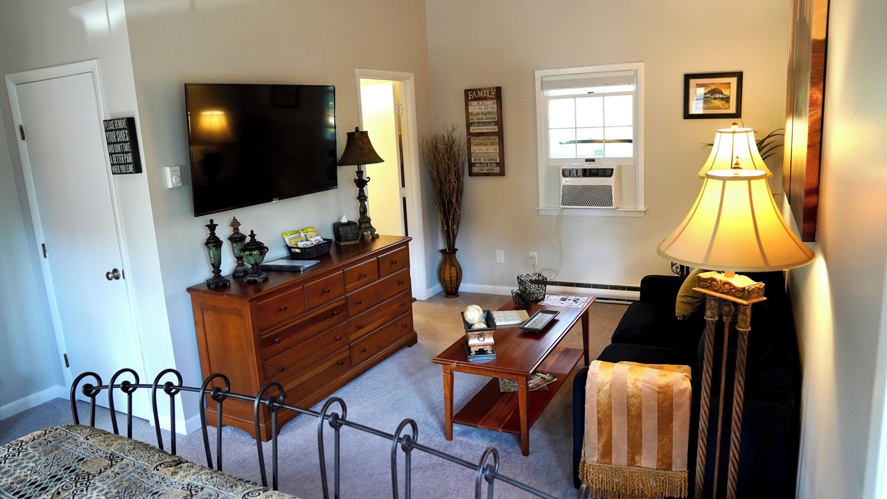 Photo of Livingroom in Summerville Historic District