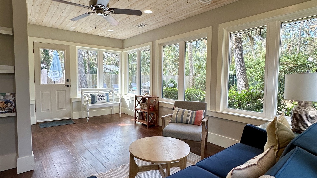 Photo of Livingroom in North Forest Beach