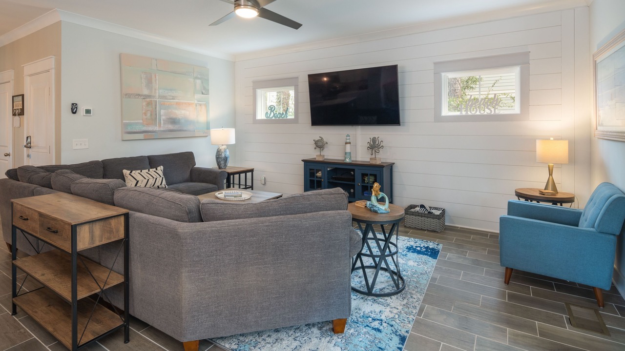 Photo of Livingroom in Folly Field