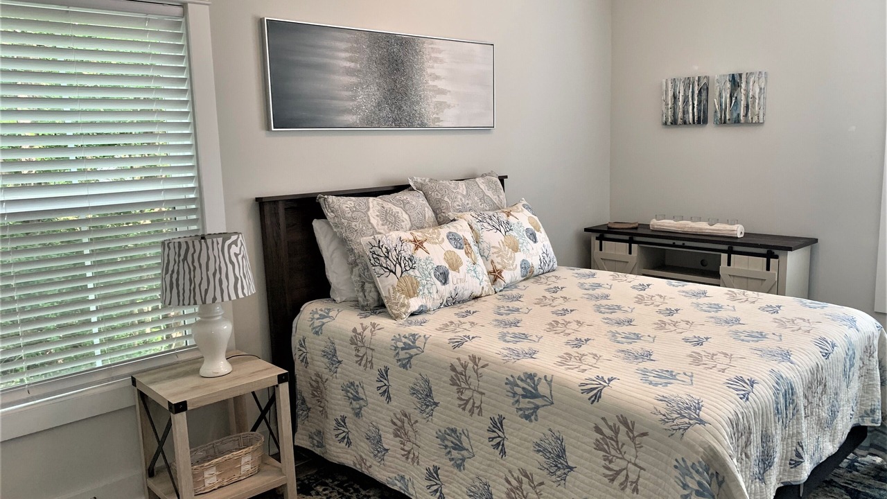 Photo of Bedroom in Folly Field