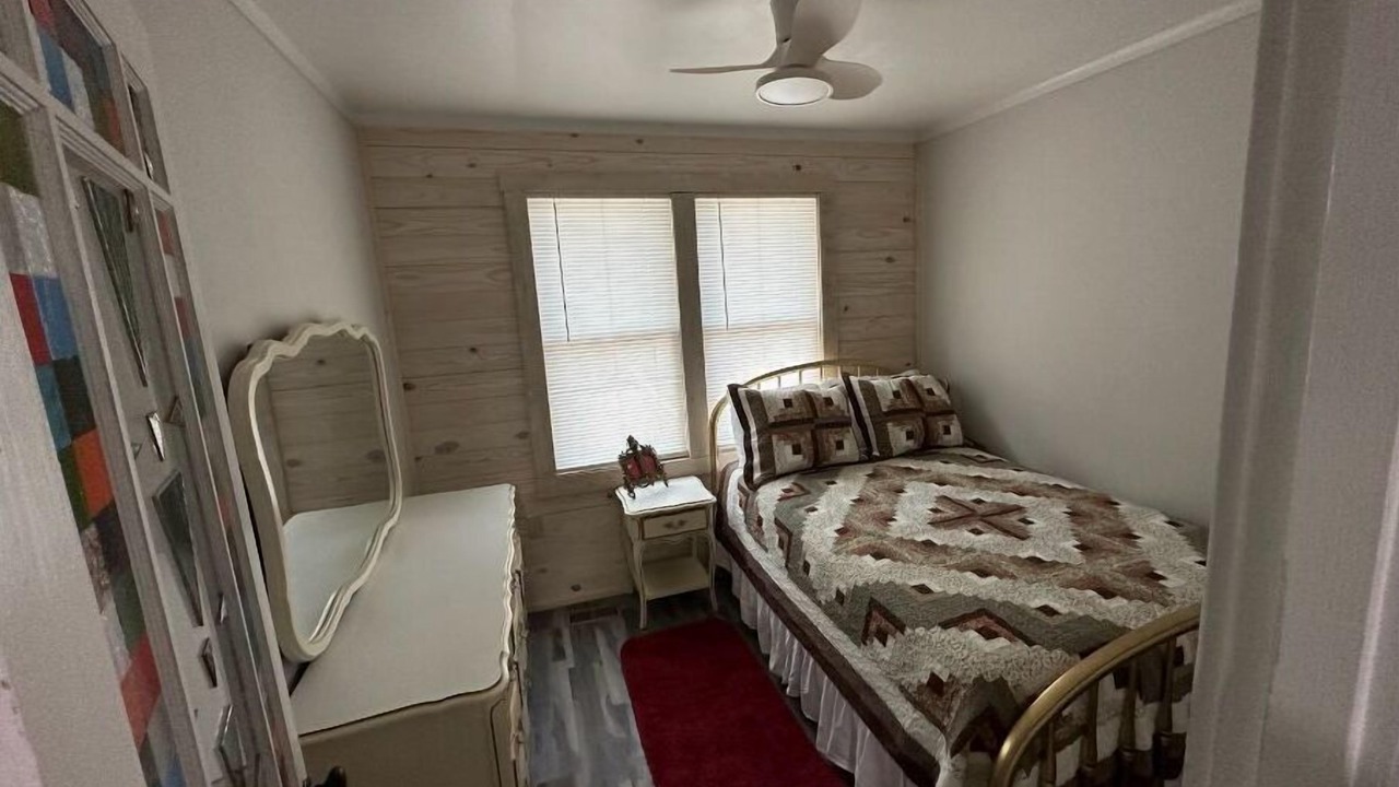Photo of Bedroom in Mid America