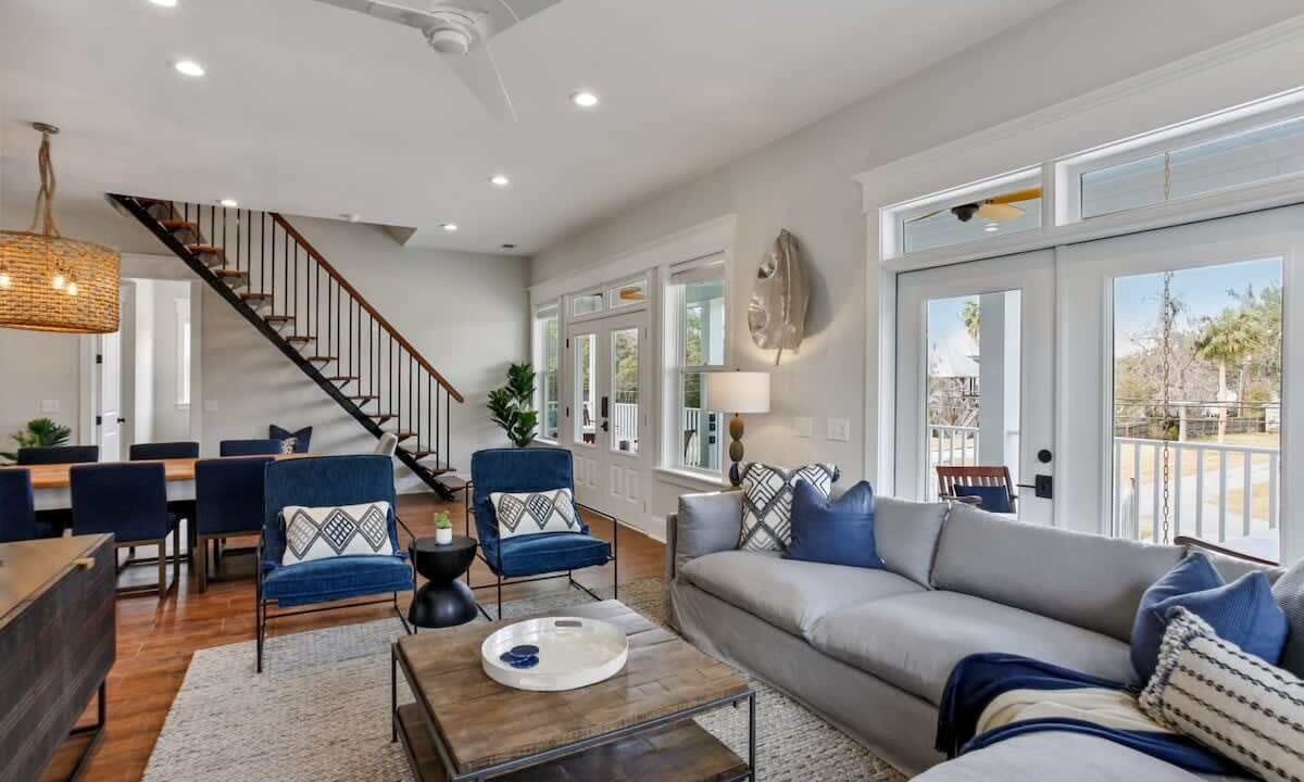 Photo of Livingroom in Whitemarsh Island