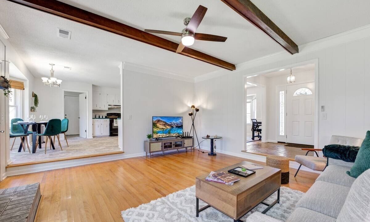 Photo of Livingroom in North Charleston