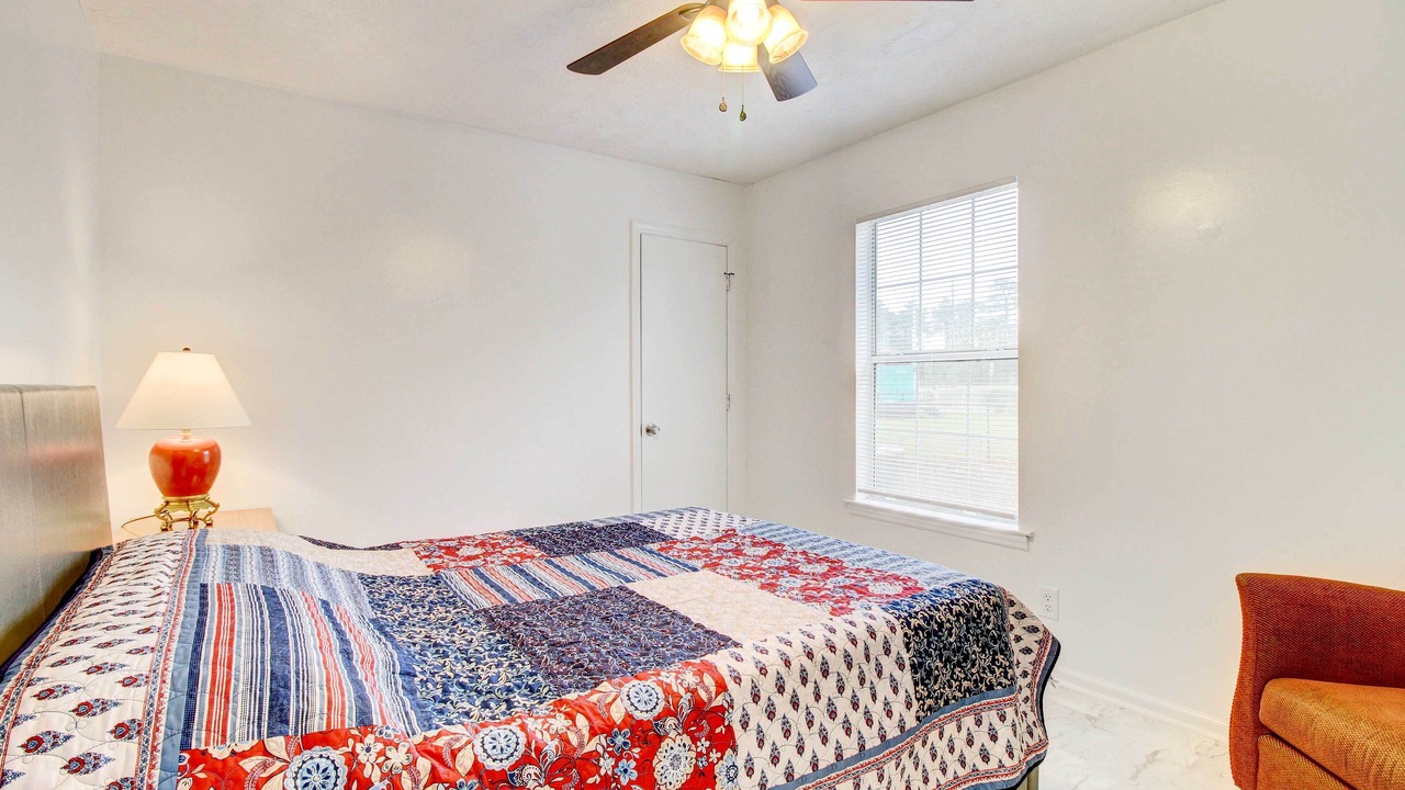 Photo of Bedroom in Whitemarsh Island