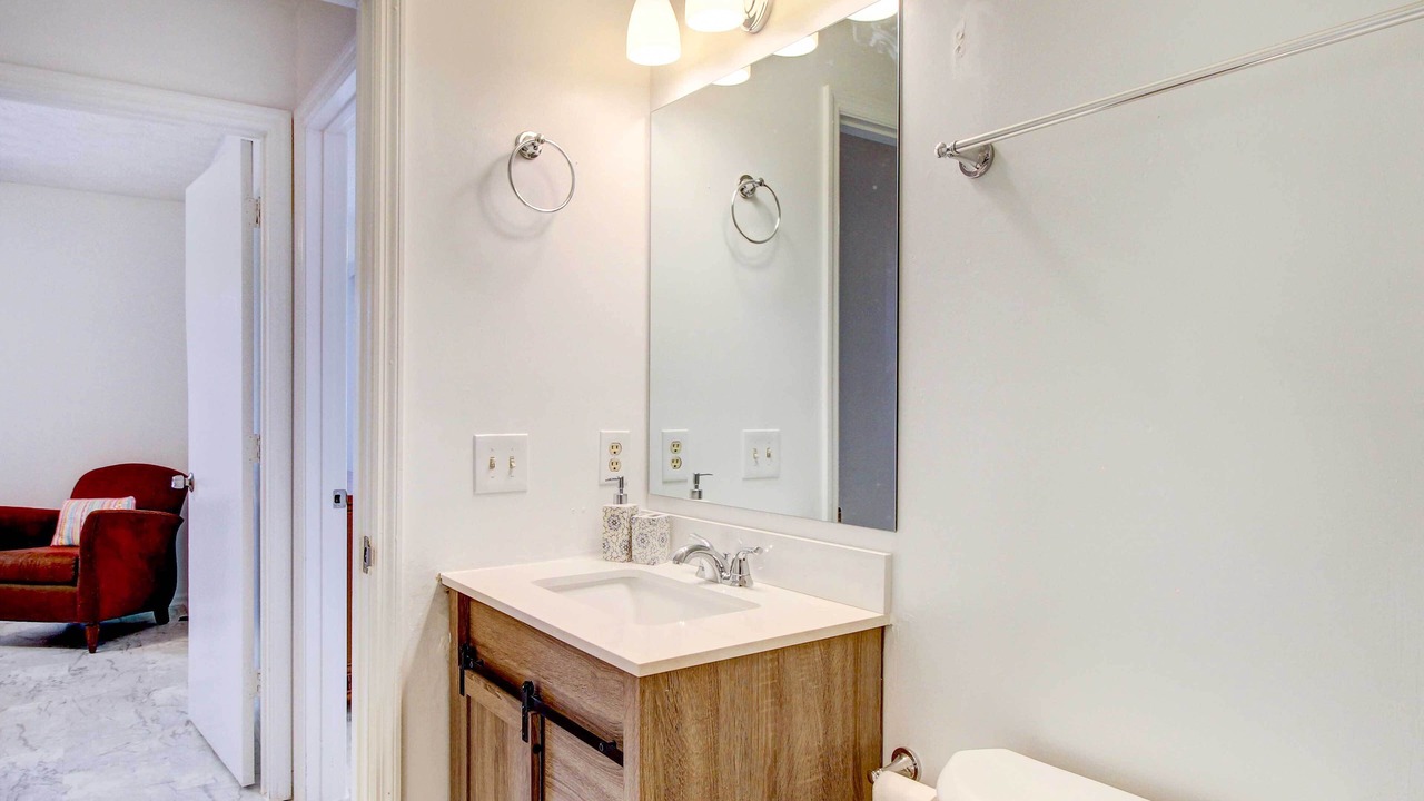 Photo of Bathroom in Whitemarsh Island
