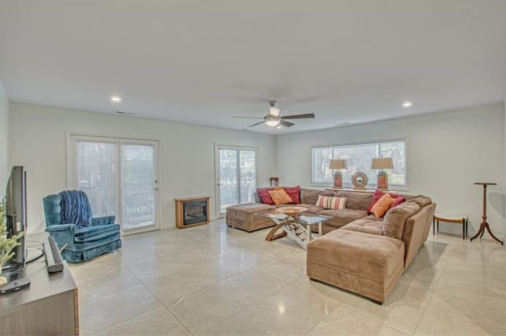 Photo of Livingroom in North Charleston