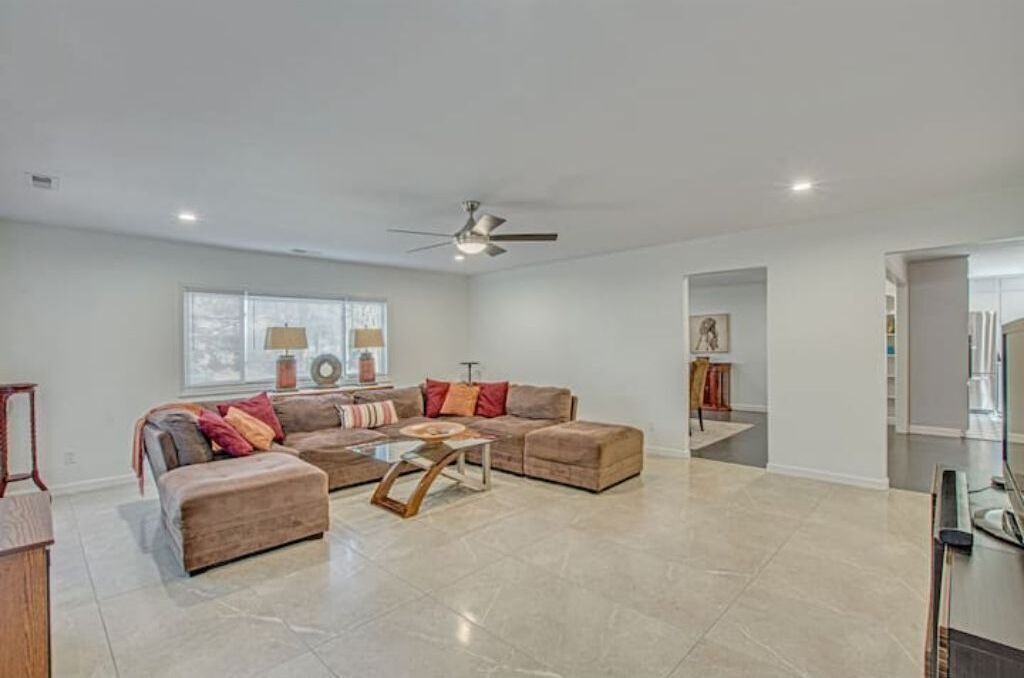 Photo of Livingroom in North Charleston